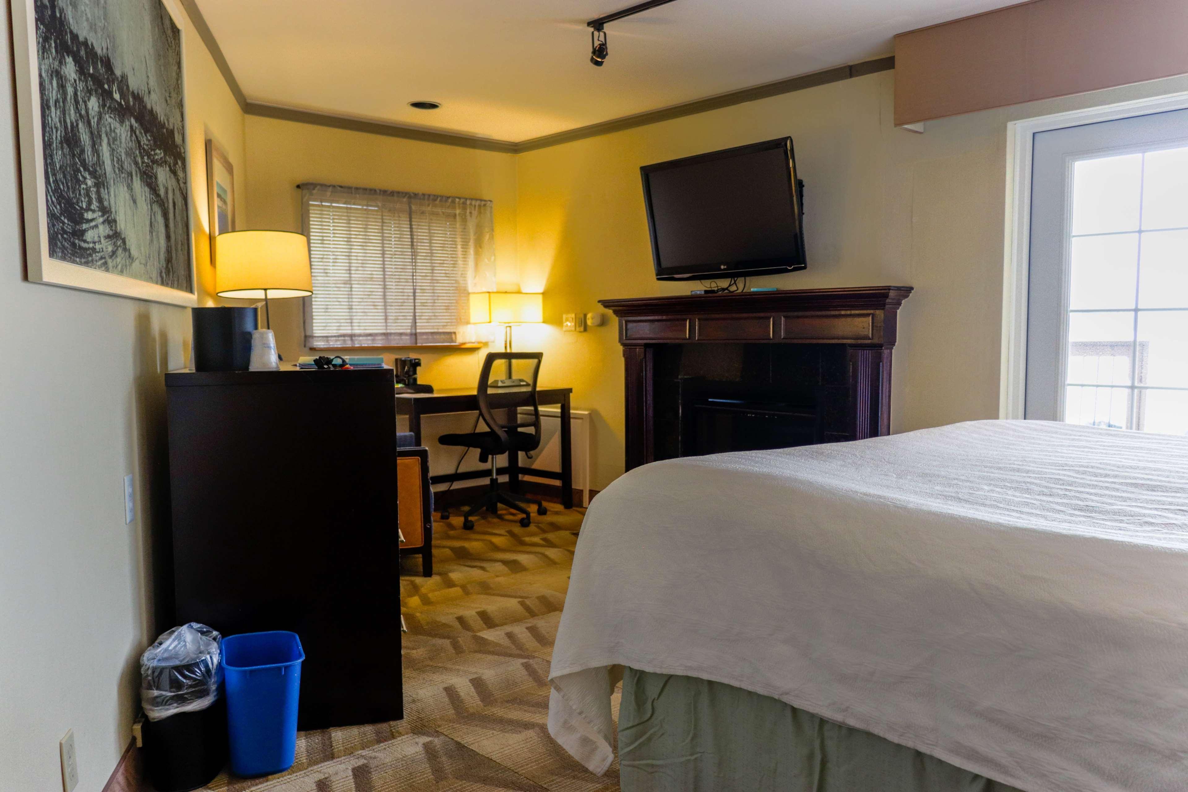 Best Western Plus Silverdale Beach Hotel Extérieur photo