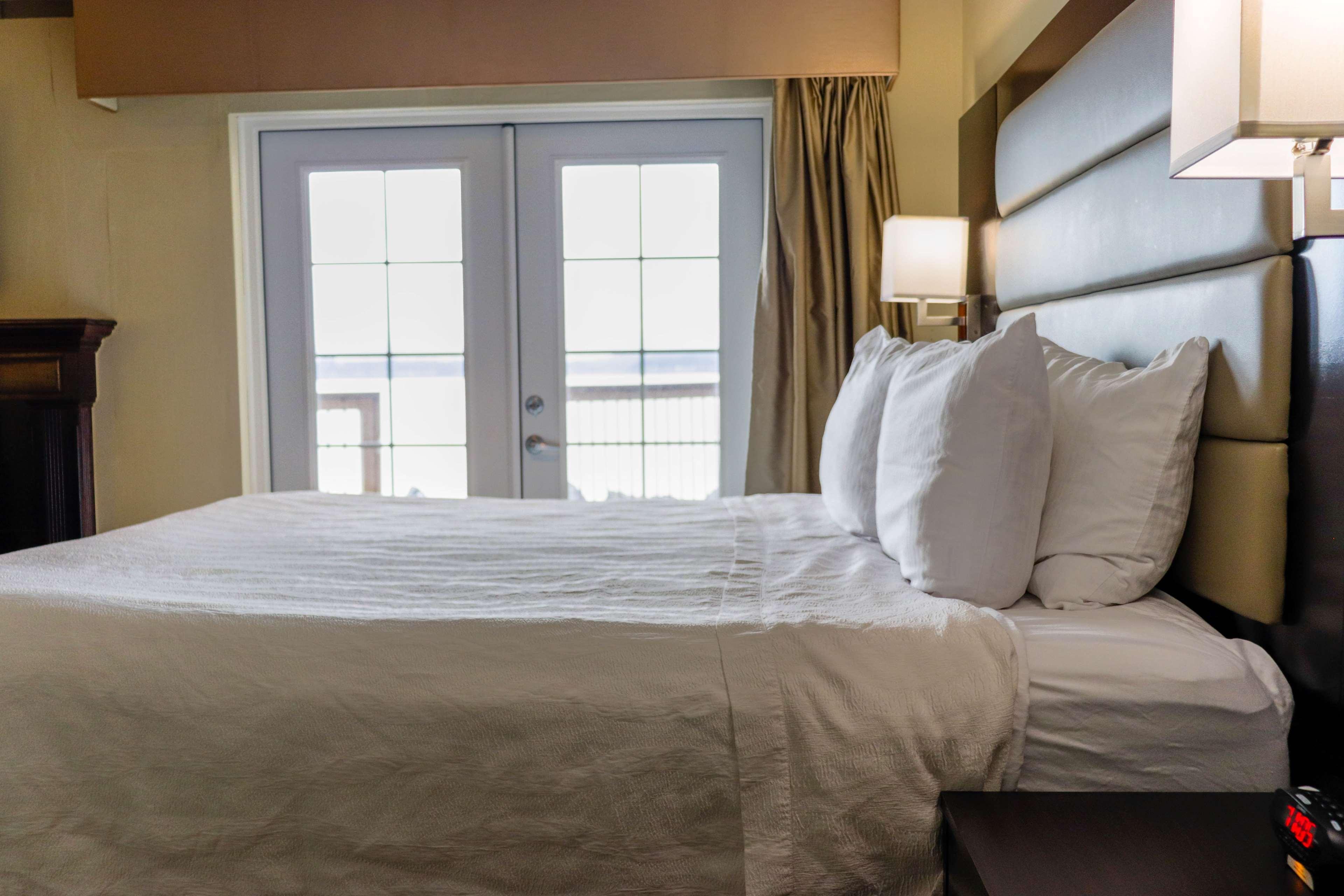 Best Western Plus Silverdale Beach Hotel Extérieur photo