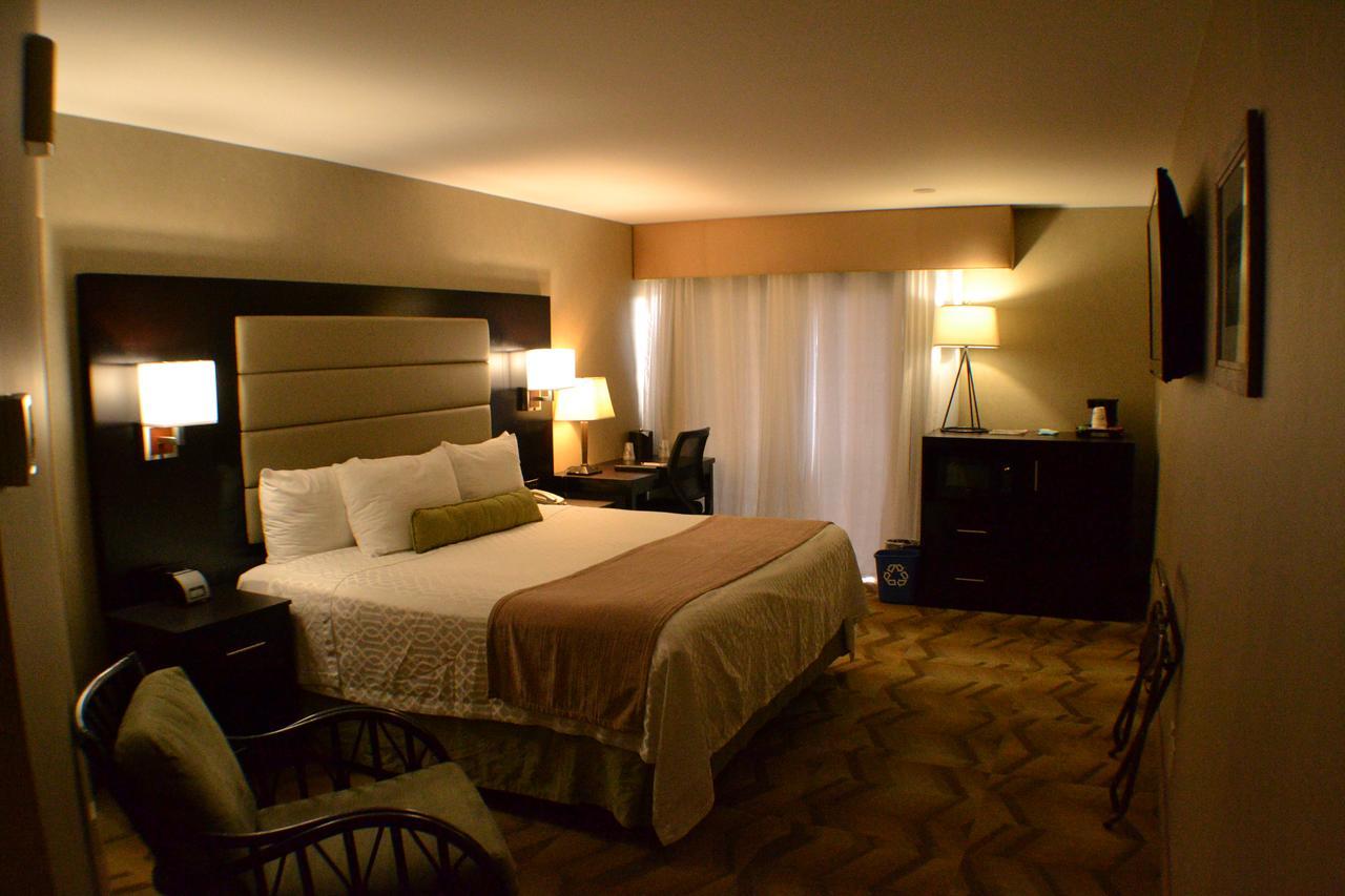 Best Western Plus Silverdale Beach Hotel Extérieur photo